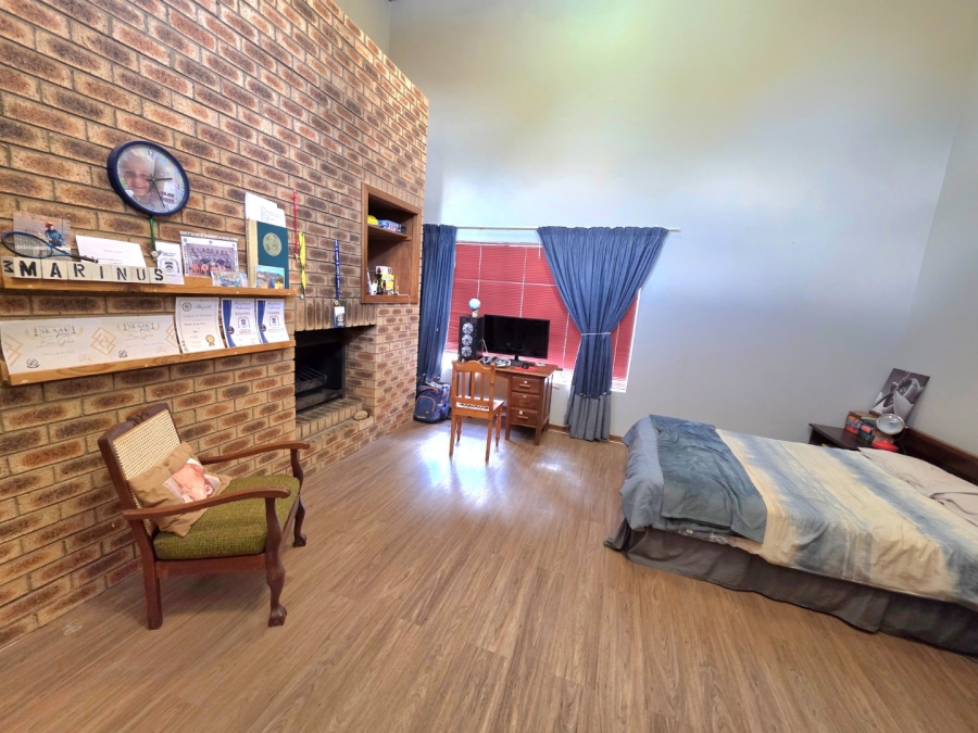 5 Bedroom Property for Sale in Panorama Free State